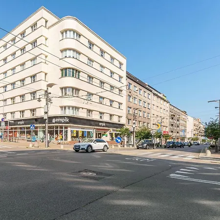 Center & Seaside By Downtown